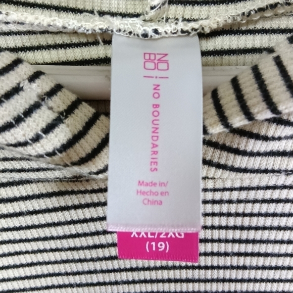 No Boundaries Striped Black and White Knit Pullover Tunic 2XL - Picture 4 of 8